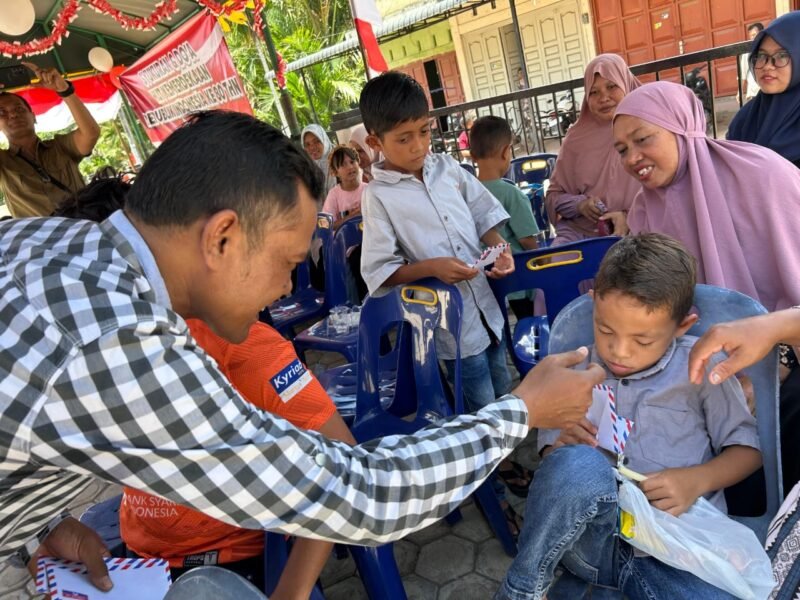 Nukman Piyeung, Eks Kombatan Aceh Rayeuk, bersama rekan-rekan seperjuangan turut serta dalam kegiatan syukuran dan doa bersama dalam rangka memperingati Hari Ulang Tahun (HUT) ke-80 Kemerdekaan Republik Indonesia. Foto:Dok