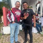 Mantan Menag RI Lukman Hakim Saifuddin (Kiri) bersama Ketua Panitia KOMA 6 Ontahood, Edi Lemos, (Kanan)di Pantan Terong, Takengon.Foto.(Dok: Rahmat Ramadhan/Acehnow)