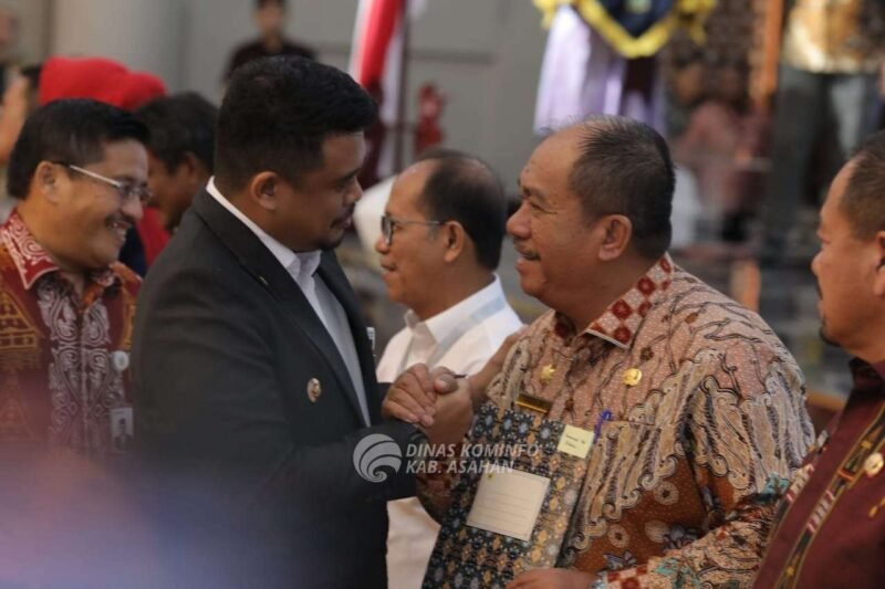 Penyerahan DBH disampaikan langsung oleh Gubernur Sumatera Utara, M. Bobby Afif Nasution, kepada seluruh bupati dan wali kota se-Sumatera Utara. Untuk Kabupaten Asahan, DBH diterima langsung oleh Bupati Asahan, Taufik Zainal Abidin, S.Sos, M.Si. dok. Diskominfo Kab. Asahan