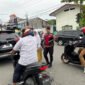 Personel Satuan Samapta Polres Aceh Barat melaksanakan pengaturan arus lalu lintas (strong point) di sejumlah titik sekitar sekolah di Kota Meulaboh, Senin (4/8/2025). dok. Polres Aceh Barat.