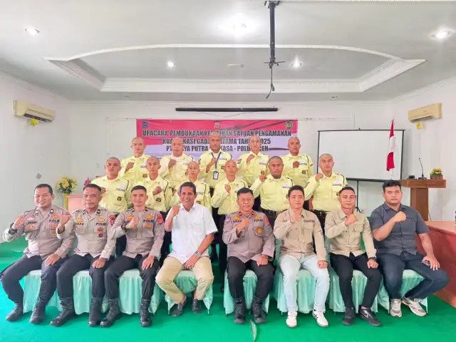 Pelatihan Satpam Gada Pratama Angkatan ke-53 Tahun 2025 resmi dibuka di Aula Dinas Tenaga Kerja (Disnaker) Kabupaten Aceh Barat, Gampong Lapang, Kecamatan Johan Pahlawan, Sabtu (09/08/2025). dok. Polres Aceh Barat