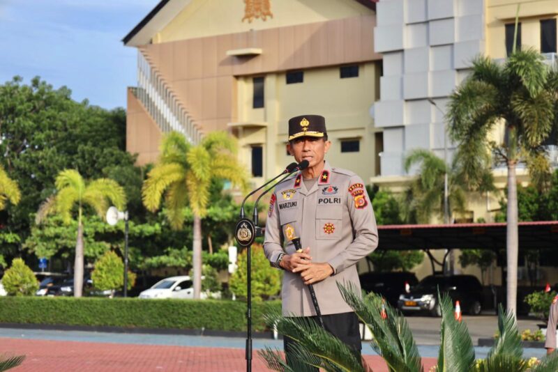 Kapolda Aceh, Brigjen Pol Drs. Marzuki Ali Basyah, memimpin apel perdana usai resmi menjabat di Lapangan Apel Polda Aceh, Senin, 25 Agustus 2025. dok. Polda Aceh