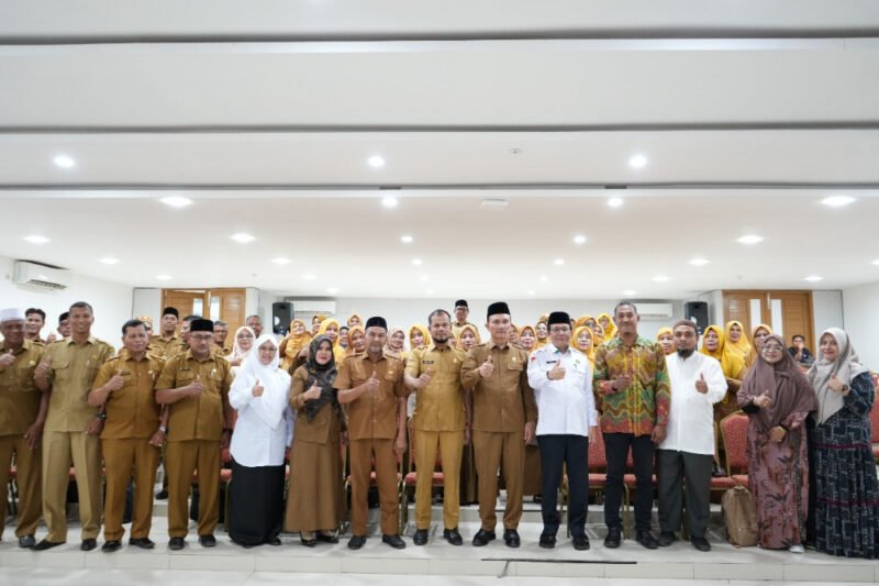 Jurusan Ilmu Perpustakaan dan Informasi Islam (IPII) Fakultas Ushuluddin Adab dan Dakwah (FUAD) UIN Sultanah Nahrasiyah (UIN Suna) menggelar Bedah Buku Pengawas Sekolah bertema “Dengan Semangat Kemerdekaan, Kita Teguhkan Peran Pengawas Sekolah Menuju Pendidikan Aceh Utara Bangkit, Unggul dan Berkarakter Melalui Gerakan Gemar Menulis” pada Selasa, 12 Agustus 2025 di Aula Lantai III FUAD UIN Suna, Lhokseumawe. dok. Diskominfo Kab. Aceh Utara