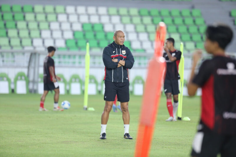 Timnas Indonesia U17 memulai latihan perdana di Stadion Utama Sumatera Utara, Medan, Sabtu 9 Agustus 2025 malam, setelah tiba dari Bali sehari sebelumnya. dok. PSSI