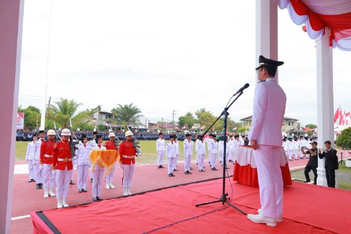 Pemerintah Kabupaten Aceh Barat menggelar upacara detik-detik Proklamasi Kemerdekaan Republik Indonesia ke-80 di Lapangan Upacara Dinas Pendidikan dan Kebudayaan, Minggu (17/8/2025). dok. Diskominfo Kab. Aceh Barat