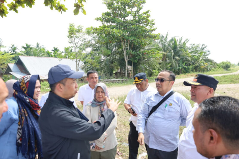 Pada Rabu (20/8/2025), Bupati Aceh Utara H.Ismail A.Jalil sapaan Ayahwa melakukan survei lokasi SMA Unggul Garuda telah ditinjau Kementerian Pendidikan Tinggi, Sains dan Teknologi sehari sebelumnya. dok. Pemkab Aceh Utara
