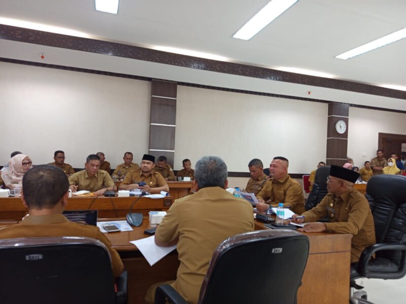 Suasana rapat yang berlangsung di ruang Oproom Kantor Bupati Aceh Utara, Selasa, 5 Agustus 2025. Dok. Diskominfo Kab. Aceh Utara