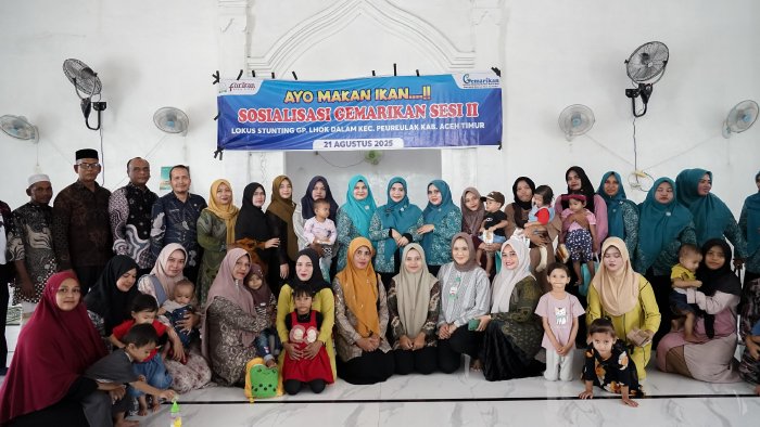 Ketua Forum Gemar Makan Ikan (Forikan) Aceh Timur, Ny. Lismawani Iskandar Al-Farlaky, S.Pd.,MAg. bekerjasama dengan Dinas Perikanan setempat menggelar acara Intervensi Stunting, di Desa Lhok Dalam, Kecamatan Peureulak, Aceh Timur, Kamis (21/8/2025). dok. Diskominfo Kab. Aceh Timur