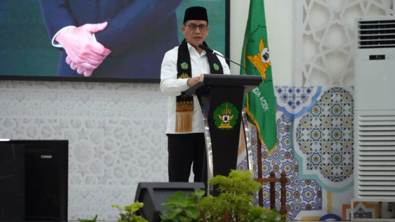Wamenag Romo Muhammad Syafii menjadi narasumber Studium Generale di UIN Ar-Raniry, Banda Aceh. dok. Kemenag RI