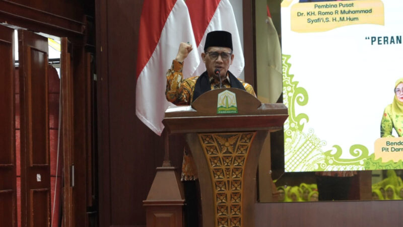 Wamenag sebagai Ketua Dewan Pembina PP Fahmi Ummi memberikan arahan kepada seluruh anggota dan pengurus Fahmi Ummi Aceh. dok. Kemenag RI