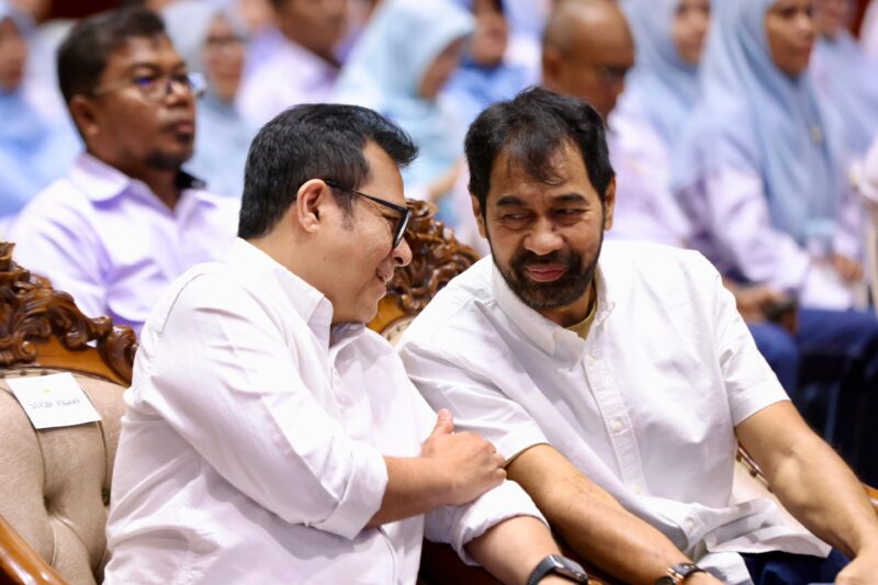 Gubernur Aceh Muzakir Manaf menghadiri serta menyampaikan sambutan pada Pelantikan Pengurus KAGAMA Aceh Periode 2025–2030 yang dilantik oleh Wamenkomdigi (Sekjen PP KAGAMA) Nezar Patria di Anjong Mon Mata, Banda Aceh, Sabtu (6/9/2025). dok. Ist