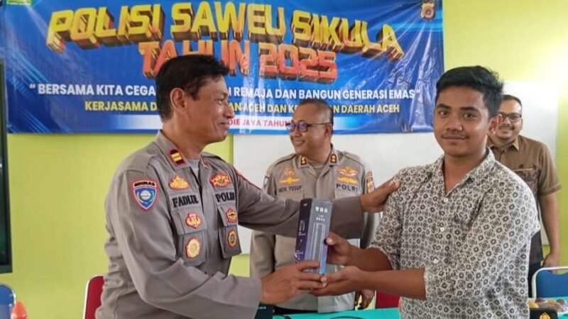 Ditbinmas Polda Aceh bekerja sama dengan Dinas Pendidikan Aceh melaksanakan program Saweu Sikula di SMK Negeri 1 Pidie, Kabupaten Pidie, serta di SMA Negeri 1 Trienggadeng, Kabupaten Pidie Jaya, Kamis, 11 September 2025. dok. Polda Aceh