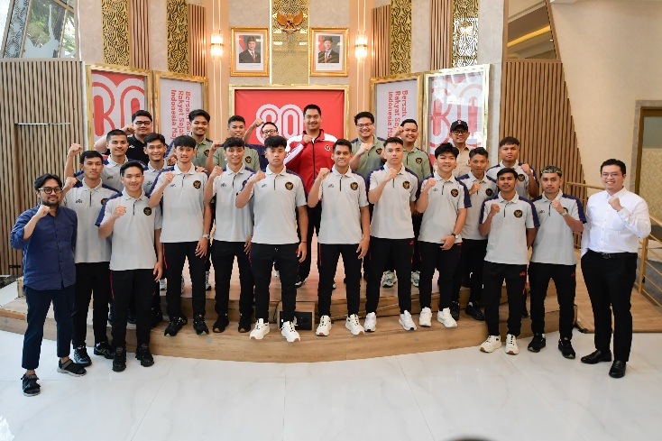 Motivasi diberikan Menteri Pemuda dan Olahraga Republik Indonesia (Menpora RI) Dito Ariotedjo kepada pemain Timnas Futsal Indonesia yang akan bertanding di ajang China Invitational Tournament (CFA) International, Shijiazhuang, China, pada 5-11 September 2025. (foto:bagus/kemenpora.go.id)