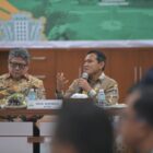 Wakil Gubernur Aceh, Fadhlullah.SE Rapat Sinkronisasi dan Koordinasi Tugas Fungsi Kemenko Kumham Imipas Provinsi Aceh serta rapat terkait dukungan pembukaan pelayanan langsung Aceh-Penang (Malaysia) diruang Potensi Daerah Kantor Gubernur Aceh, Kamis, 11 September 2025. dok. Ist