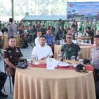 Kapolda Aceh Irjen Pol. Marzuki Ali Basyah bersama sejumlah Pejabat Utama Polda Aceh menghadiri kegiatan bakti sosial yang digelar TNI di Indoor Jasdam Iskandar Muda, Neusu, Kota Banda Aceh, Minggu, 21 September 2025. dok. Polda Aceh