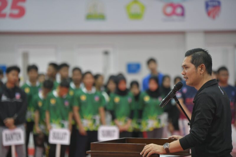 Sekda Aceh, M. Nasir membuka Kejuaraan Nasional Anggar Tahun 2025 dan Indonesia Fencing  Open 2025 di Gor Anggar Stadion Harapan Bangsa, Minggu, 28 September 2025. dok. Ist