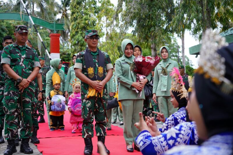 Kunjungi Kodim 0112/Sabang, Pangdam IM dan Ketua Persit KCK disambut tarian Ranup Lampuan. dok. Pendam IM