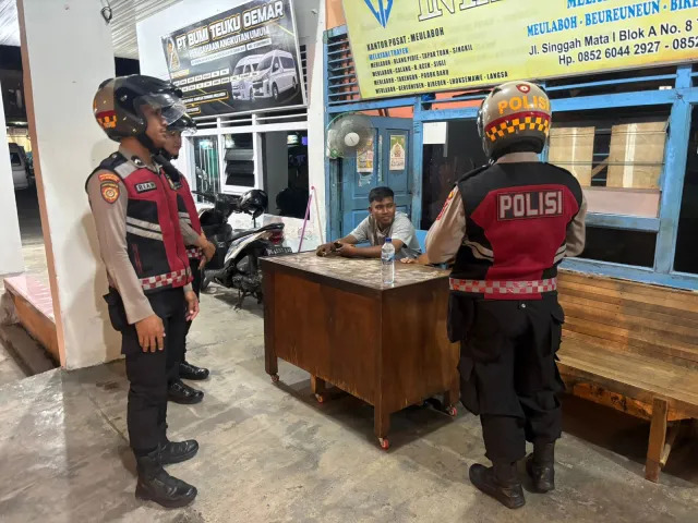 Personel Sat Samapta Polres Aceh Barat kembali melaksanakan patroli dialogis pada Sabtu (13/9/2025) malam di wilayah hukum Polres Aceh Barat. dok. Polres Aceh Barat