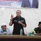 Warga Kecamatan Kuta Alam bertemu dengan Wakil Ketua Komisi I DPRK Banda Aceh, Aiyub Bukhari S.Pd Kamis (18/9/2025) di Hotel Langkawi, Banda Aceh. dok. Pemko Banda Aceh