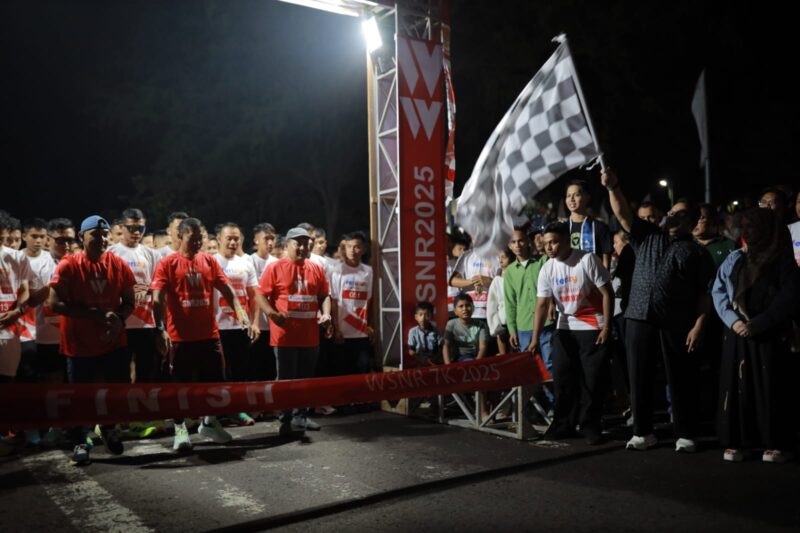Kegiatan Sabang Night Run 2025 yang digagas oleh Wehland Community resmi dilepas oleh Wali Kota Sabang, Zulkifli H. Adam, di Sabang Fair pada Sabtu (06/09/2025). dok. Pemko Sabang
