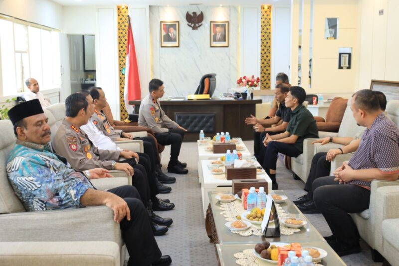 Kapolda Aceh, Brigjen Pol Drs. Marzuki Ali Basyah melakukan kunjungan silaturahmi ke Dewan Perwakilan Rakyat Aceh (DPRA), Senin, 8 September 2025. dok. Polda Aceh