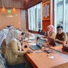 Tim E-Office Diskominfo Aceh Besar sedang memberikan Bimtek kepada jajaran Organisasi Perangkat Daerah di Kota Jantho, Senin (15/09/2025) dok. MC ACEH BESAR