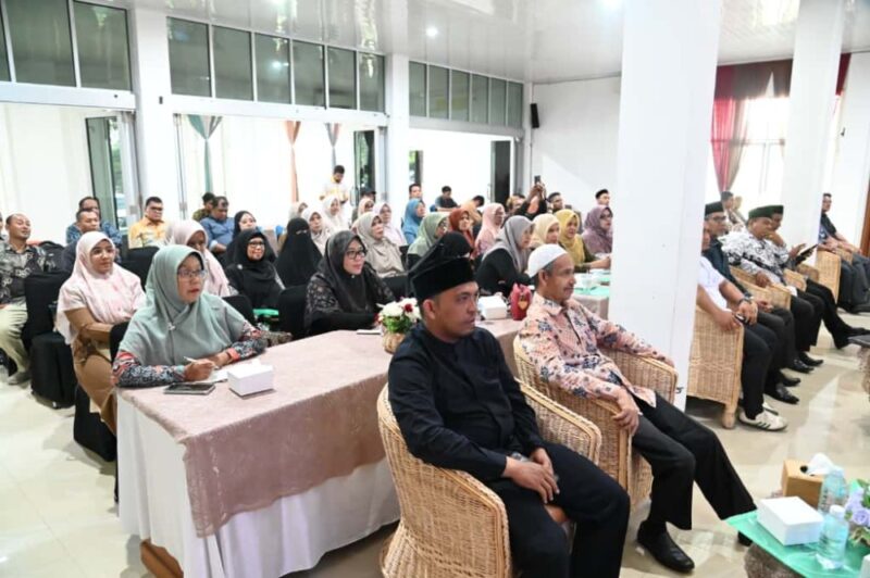 Para peserta mengikuti Pelaksanaan FGD Evaluasi Penerapan Sistem Pendidikan Terpadu di Gedung Dekranasda, Gampong Gani, Kecamatan Ingin Jaya, Aceh Besar, Sabtu (27/09/2025). FOTO : MC ACEH BESAR