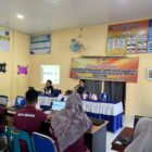 Tim Diskominfo Aceh Besar sedang memberikan materi pengelolaan Website Gampong di Aula Kantor Camat Kuta Malaka, Jum'at (19/09/2025). dok. MC ACEH BESAR