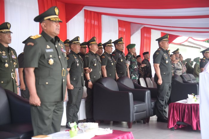 Camat Darul Imarah, M. Basir, SSTP., M.Si., menghadiri upacara Penutupan Dikmaba Infanteri TNI AD TA 2025 di Lapangan Upacara Rindam Iskandar Muda, Mata Ie, Kecamatan Darul Imarah, Sabtu (6/9/2025). dok. MC ACEH BESAR