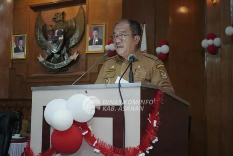 Bupati Asahan, Taufik Zainal Abidin, S.Sos., M.Si., menyampaikan Nota Keuangan Rancangan Peraturan Daerah (Ranperda) tentang Perubahan APBD Kabupaten Asahan Tahun Anggaran 2025 pada Rapat Paripurna DPRD Kabupaten Asahan di Aula Rambate Rata Raya, Senin (08/09/2025). dok. Diskominfo Kab. Asahan