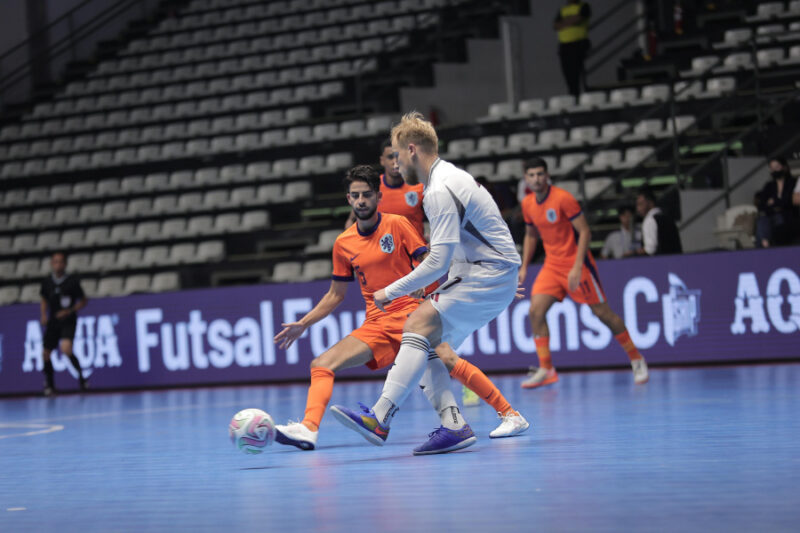Latvia sukses mengalahkan Belanda dengan skor 3-2 dalam pertandingan pembuka Garuda Championship Series Aqua Futsal Four Nations Cup 2025 yang digelar di GBK Basket Hall, Jakarta, Kamis (18/9/2025) yang dimulai pukul 15.00 WIB. dok. PSSI