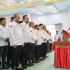 Bupati Aceh Timur, Iskandar Usman Al-Farlaky, S.H.I., M.Si., resmi melantik Komisaris dan Direksi PT. Aceh Timur Energi dan Mineral (ATEM) pada Rabu, 3 September 2025. dok. Diskminfo Kab. Aceh Timur