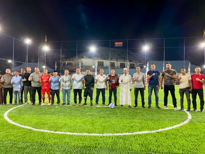 Bupati Aceh Barat, Tarmizi SP, MM meresmikan lapangan sepak bola mini My Soccer Bumi Teuku Umar di Jalan Lueng Aneuk Aye, Desa Ujong Baroh, Kecamatan Johan Pahlawan pada Jumat (5/9/2025) malam. dok. Pemkab Aceh Barat