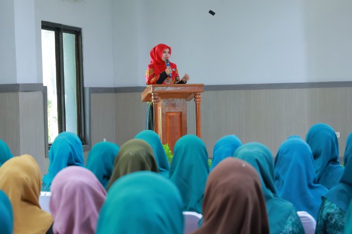Ketua Tim Penggerak PKK Kabupaten Aceh Barat, Nyonya Afrinda Amelia, SE, MM. dok. Pemkab Aceh Barat