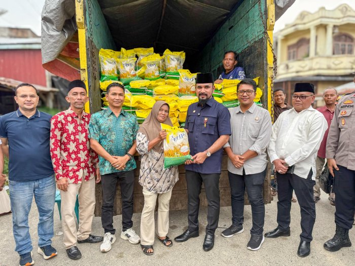 Bupati Al- Farlaky Gelar Operasi Beras Murah. dok. Diskominfo Kab. Aceh Timur