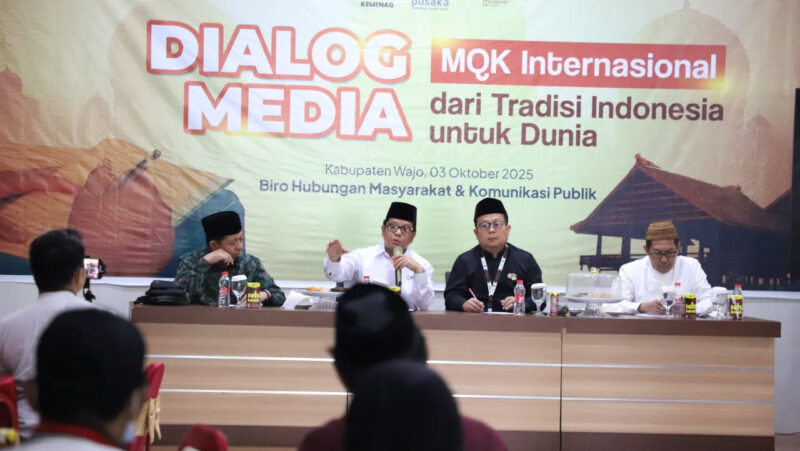Sekjen Kamaruddin Amin (kedua dari kiri), bersama Direktur Pesantren Basnang Said (kiri), Kepala Biro HKP Thobib Al-Asyhar (kedua dari kanan), anggota Dewan Hakim MQKI 2025 Abdul Moqsith (kanan). dok. Kemenag RI