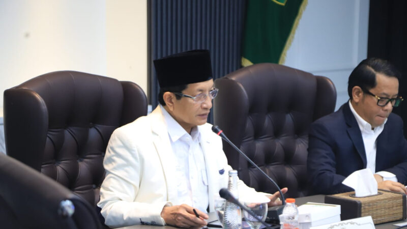 Menag Nasaruddin Umar ikuti rapat Breakfast Meeting di Kantor Kemenag Lapangan Banteng, Selasa (7/10/25). dok. Kemenag RI