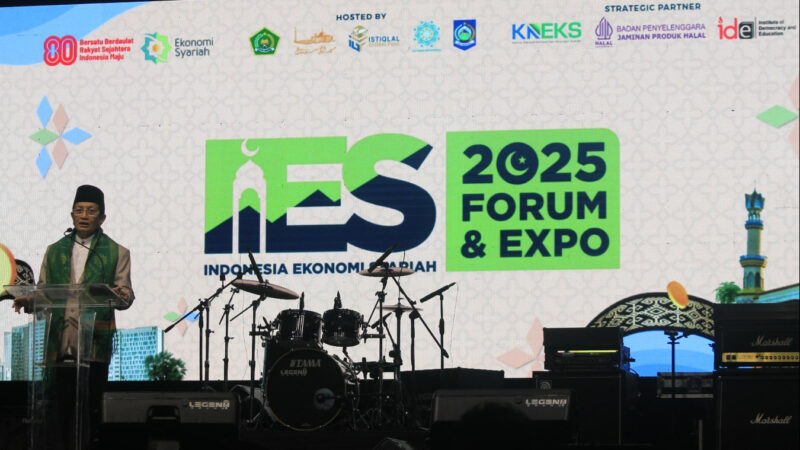 Menag membuka Indonesia Ekonomi Syariah Forum & Expo 2025 di Mataram, NTB, Kamis (23/10/2025). dok. Kemenag RI
