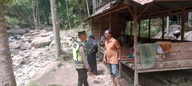 Personel Polsek Pintu Rime Gayo Polres Bener Meriah melaksanakan kegiatan Patroli Wisata dan Pengamanan Objek Wisata di kawasan Wih Ni Kulus, Kecamatan Pintu Rime Gayo, Minggu (26/10/2025). dok. Polres Bener Meriah