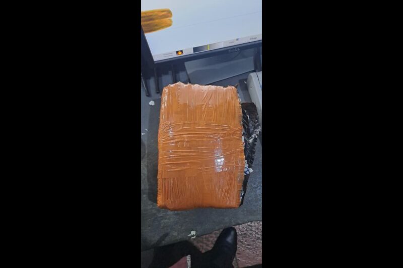 Ganja seberat 2 Kg lebih atau 2.060 gram itu diketahui oleh operator X-Ray Avsec API. dok. Polresta Banda Aceh