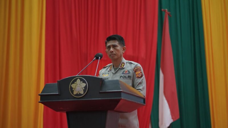Kapolda Aceh Irjen Pol. Marzuki Ali Basyah tampil sebagai pembicara dalam kuliah umum di Universitas Syiah Kuala (USK) yang berlangsung di Gedung AAC Dayan Dawood, Selasa, 30 September 2025. dok. Polda Aceh
