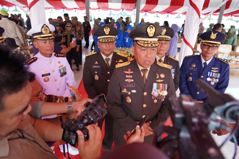 Kasdam Iskandar Muda pimpin upacara peringatan HUT Ke-80 TNI di Blang Padang. dok. Pendam IM