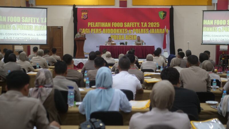 Bidang Kedokteran dan Kesehatan (Biddokkes) Polda Aceh menyelenggarakan Pelatihan Basic Trauma and Cardiac Life Support (BTCLS) serta pelatihan peningkatan kemampuan food safety di Hotel Amel Convention Hall, Banda Aceh. dok. Polda Aceh
