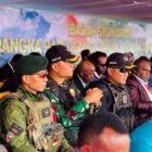 Dansatgas Yonif 112/Dharma Jaya, Letkol Inf Fiska Bagus Tri Sunaryanto, menghadiri langsung acara syukuran dalam rangka Hari Ulang Tahun (HUT) ke-29 Kabupaten Puncak Jaya yang dipusatkan di Lapangan Roh Kudus, Mulia. Rabu (8/10/2025). dok Pendam IM