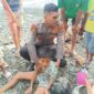 Aksi heroik dilakukan oleh personel Satuan Samapta Polres Aceh Selatan Polda Aceh yang dengan sigap menyelamatkan seorang anak yang tenggelam di laut Lhok Bengkuang, Kecamatan Tapaktuan, Kabupaten Aceh Selatan, Sabtu, 11 Oktober 2025. dok. Polda Aceh