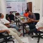 Kepala Satuan Polisi Pamong Praja dan Wilayatul Hisbah (Satpol PP dan WH) Aceh, Jalaluddin saat berkunjung ke kantor Sekretariat Serikat Perusahaan Pers (SPS) Aceh, pada Rabu, 15 Oktober 2025. dok. Ist