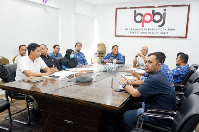 Biro Pengadaan Barang dan Jasa (PBJ) Sekretariat Daerah Aceh menyelenggarakan pra rapat koordinasi (pra rakor) Monitoring dan Evaluasi (Monev) MCSP Pemerintah Aceh di Ruang Training LPSE Lantai 2. dok. Ist