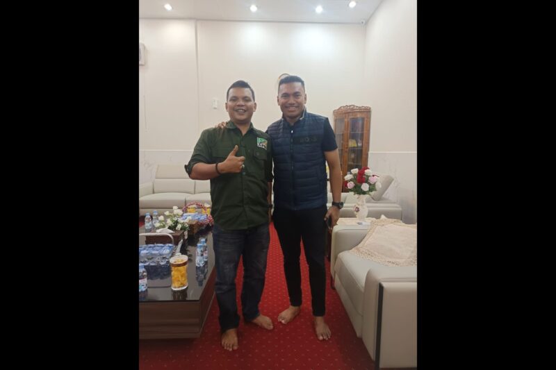 Wakil Ketua DPW APRI Aceh, Delky saat bersama Bupati Abdya. dok. Ist