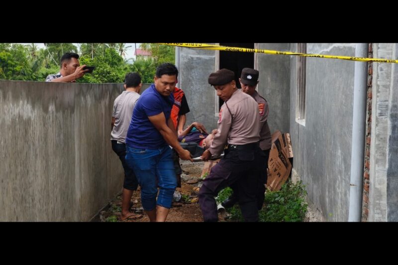 Seorang warga Gampong Lamteumen Barat Kecamatan Jaya Baru Kota Banda Aceh, SM (51) ditemukan meninggal dunia dalam salah satu rumah milik warga di Gampong Lamgapang Kecamatan Krueng Barona Jaya Aceh Besar, Sabtu (18/10/2025) sore. dok. Polresta Banda Aceh