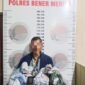 Seorang pria berinisial F (46), warga Desa Seumirah, Kecamatan Nisam Antara, Kabupaten Aceh Utara, berhasil diamankan karena kedapatan membawa ganja seberat 2,3 kilogram. dok. Polres Bener Meriah